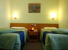 River Hotel