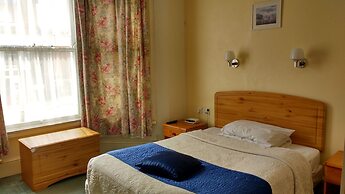 River Hotel