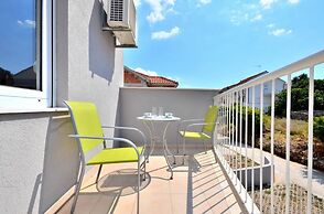BRETIA apartments & more