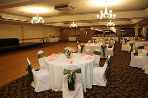 Continental Inn & Suites
