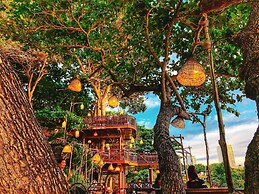 Birds and Bees Resort