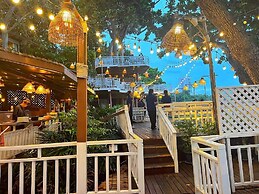 Birds and Bees Resort