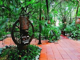 Birds and Bees Resort