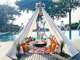 Birds and Bees Resort