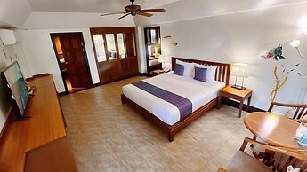 Birds and Bees Resort