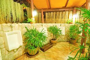 Birds and Bees Resort