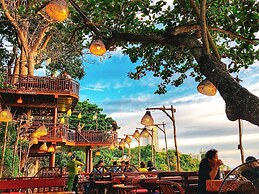 Birds and Bees Resort
