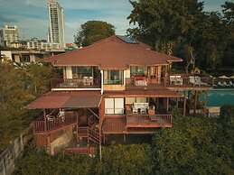 Birds and Bees Resort