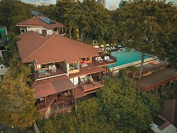 Birds and Bees Resort