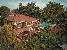 Birds and Bees Resort