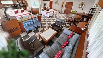 Birds and Bees Resort
