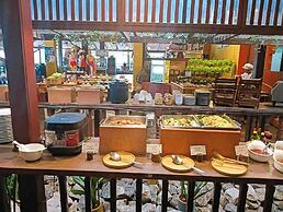 Birds and Bees Resort