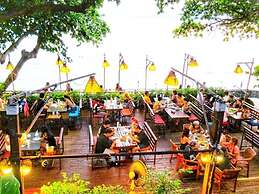 Birds and Bees Resort