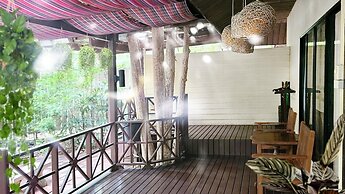 Birds and Bees Resort