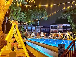 Birds and Bees Resort