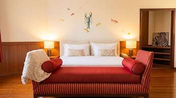 Birds and Bees Resort