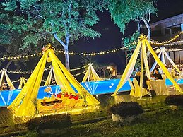 Birds and Bees Resort