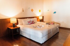 Birds and Bees Resort
