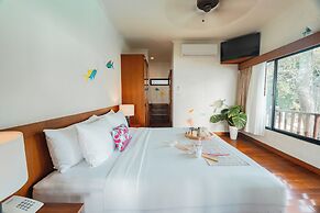 Birds and Bees Resort