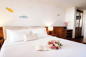 Birds and Bees Resort