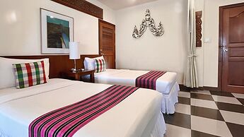 Birds and Bees Resort