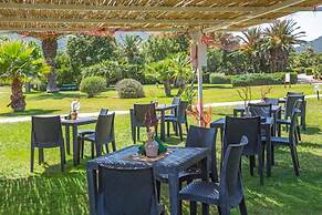 Hotel Baia Di Conte