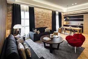 Monument Hotel