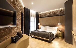 Monument Hotel