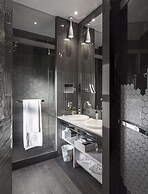 Monument Hotel