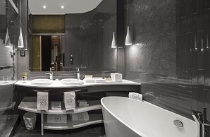 Monument Hotel