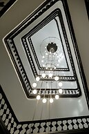 Monument Hotel