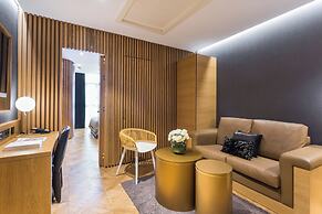 Monument Hotel