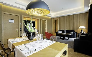 Monument Hotel
