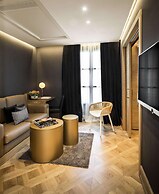 Monument Hotel
