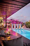 Monument Hotel