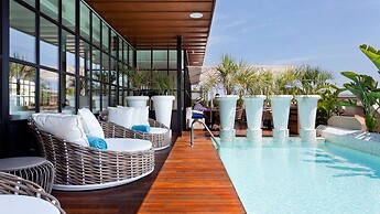 Monument Hotel