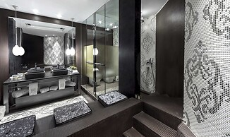Monument Hotel
