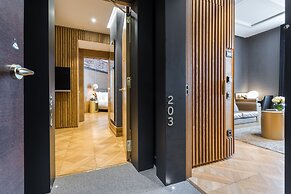 Monument Hotel