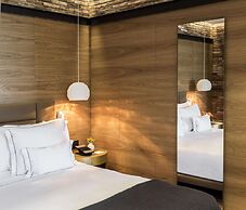 Monument Hotel