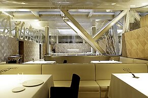 Monument Hotel