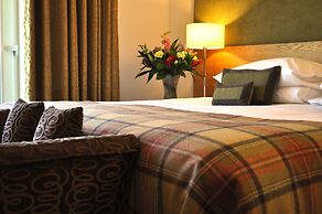 Craigmhor Lodge & Courtyard