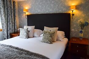 Craigmhor Lodge & Courtyard