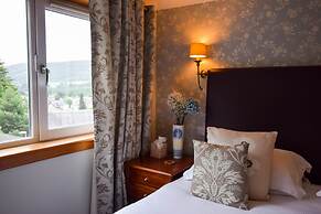 Craigmhor Lodge & Courtyard