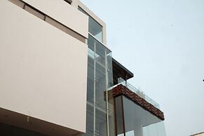 Flat06 Tendean