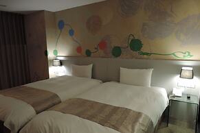 Travel Art Inn
