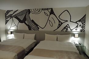 Travel Art Inn