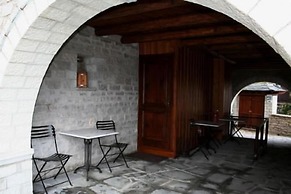 Nikolas Guesthouse