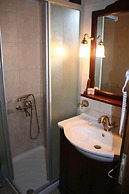 Nikolas Guesthouse