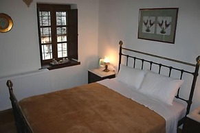 Nikolas Guesthouse