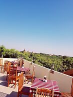 Manisanda Hotel